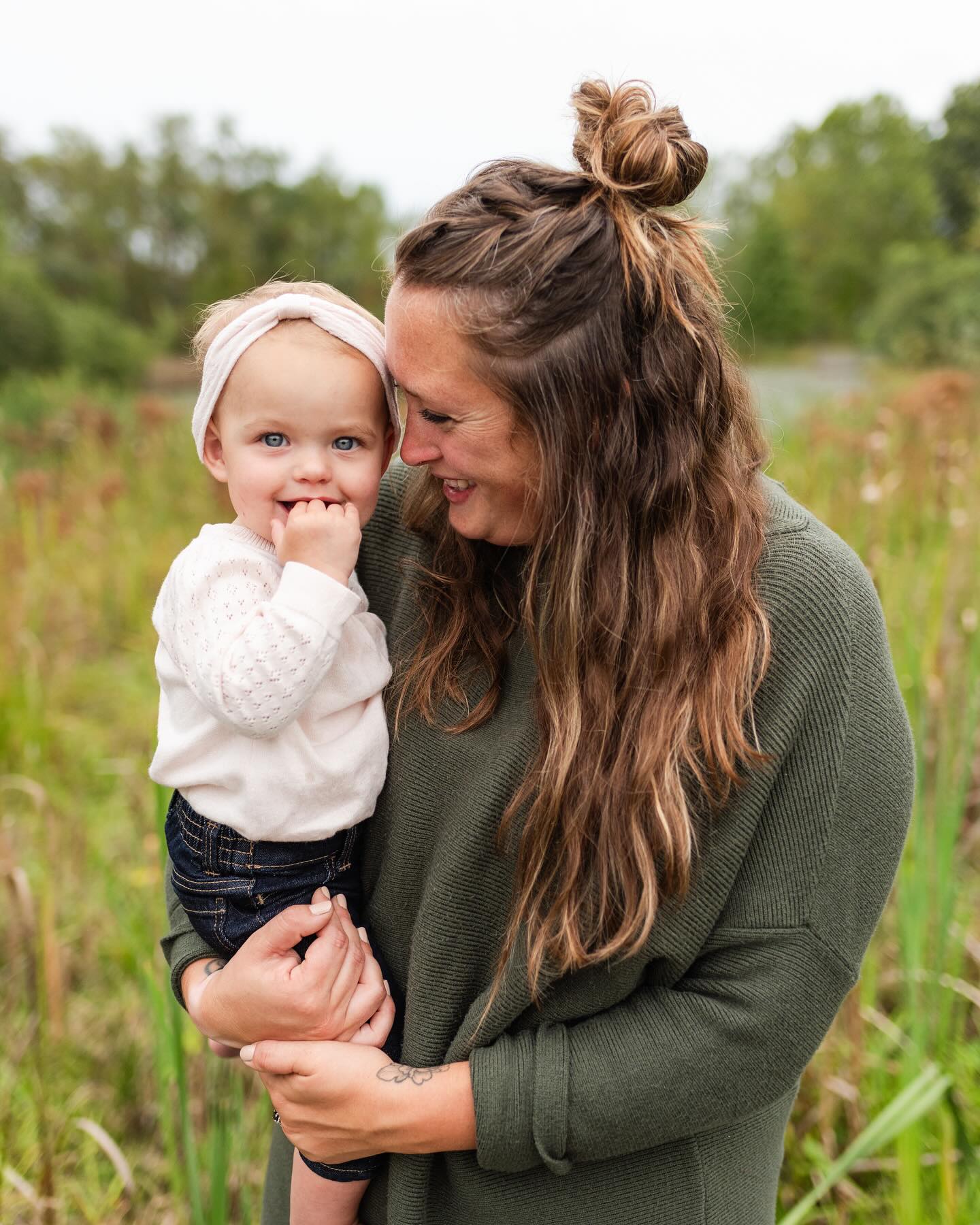 Had the sweetest little mini session last night 🥰😍